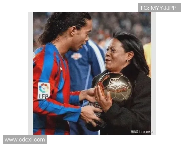 小罗用爱心回馈世界的足球天才与慈善事业的感人故事 小罗用爱心回馈世界的足球天才与慈善事业的感人故事