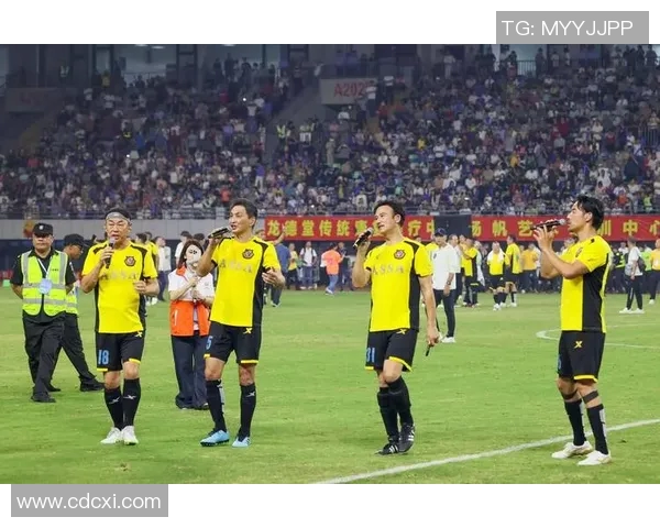 香港足球明星队在陕西展开友谊赛展现球技与团队精神