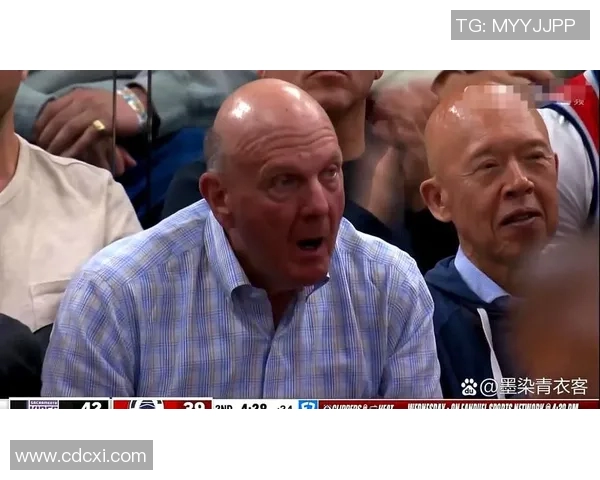 路人目睹明星篮球赛场激情瞬间引发热议与欢呼声四起