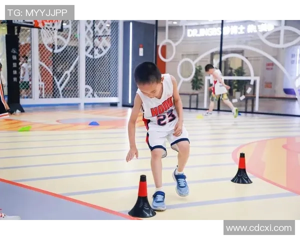 小孩挑战篮球明星的精彩瞬间与成长故事盘点